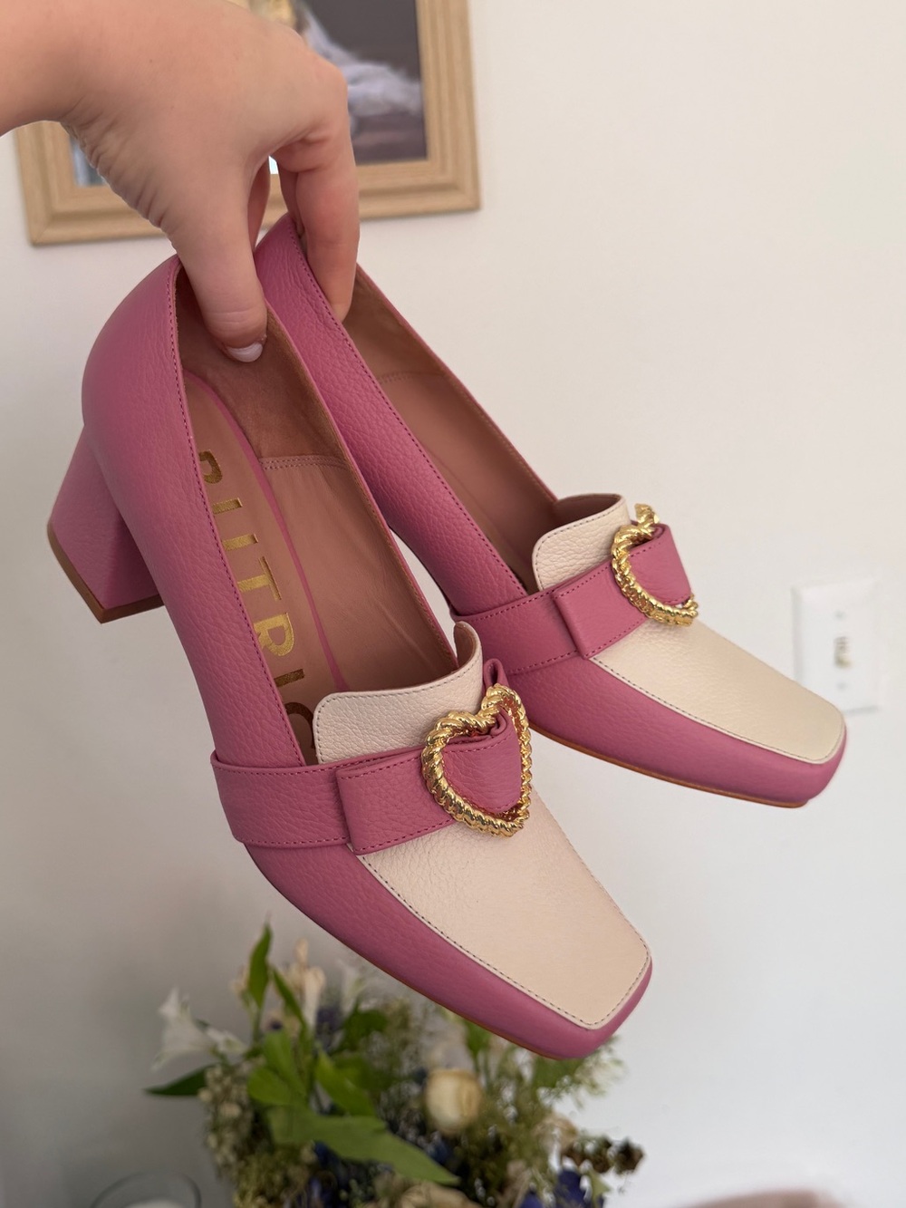 BUTRICH pink heart loafer heels with creme details like new!